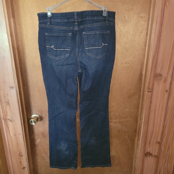 Women's Size 16 Jeans - Picture 2 of 4